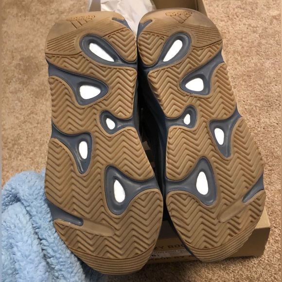 YEEZY BOOST 700 V2 Tephra Women Size US6.5 - Picture 6 of 9